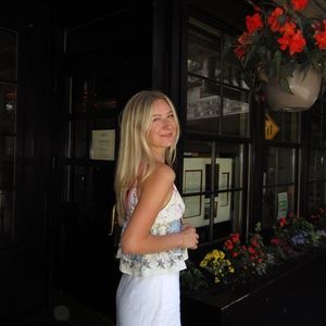 Meet your Posher, Abigail